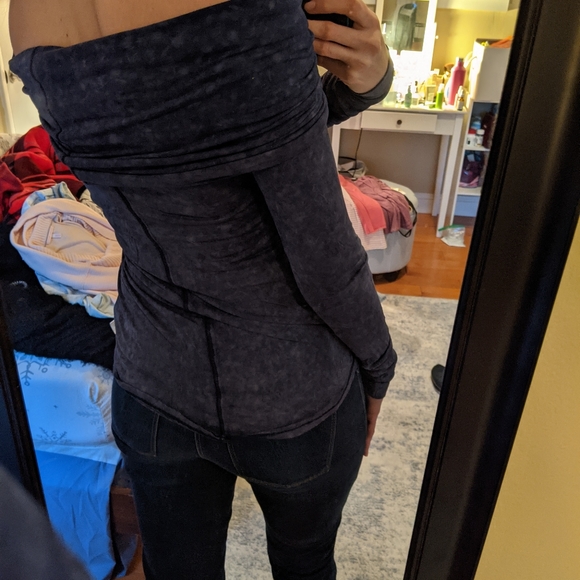 Dark blue off the shoulder top from We the Free - Picture 3 of 5